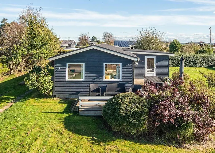 6 Person In Hejls-by Traum *